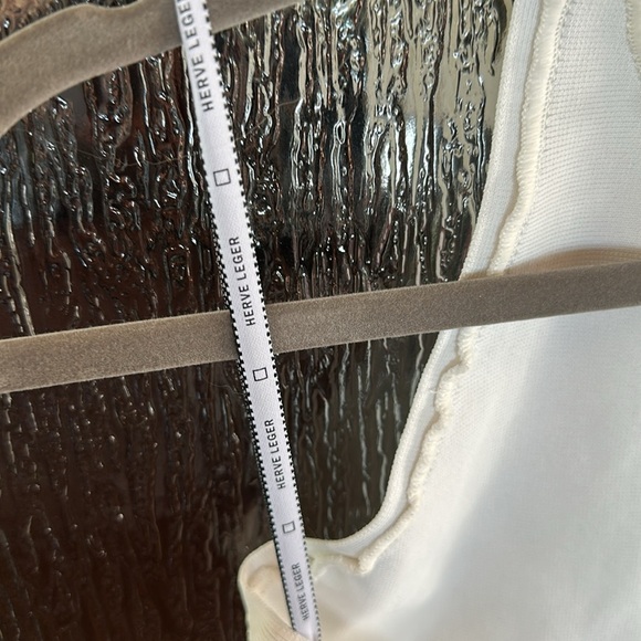 Herve Leger - White Halter Icon Gown size Small. - Picture 11 of 11